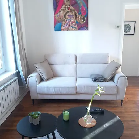 Bango, Art Et Elegance, Proche Centre Апартаменты *